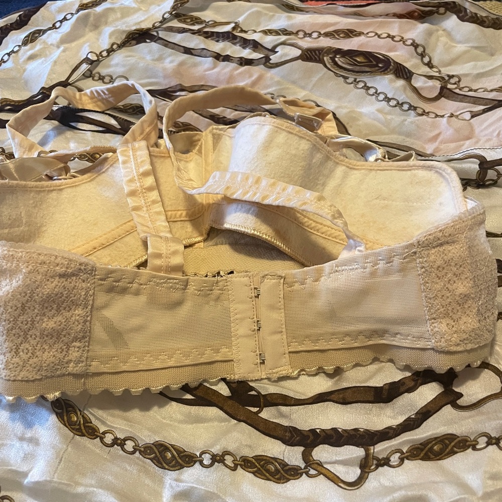 Jeunique Bras - Picture 3 of 13